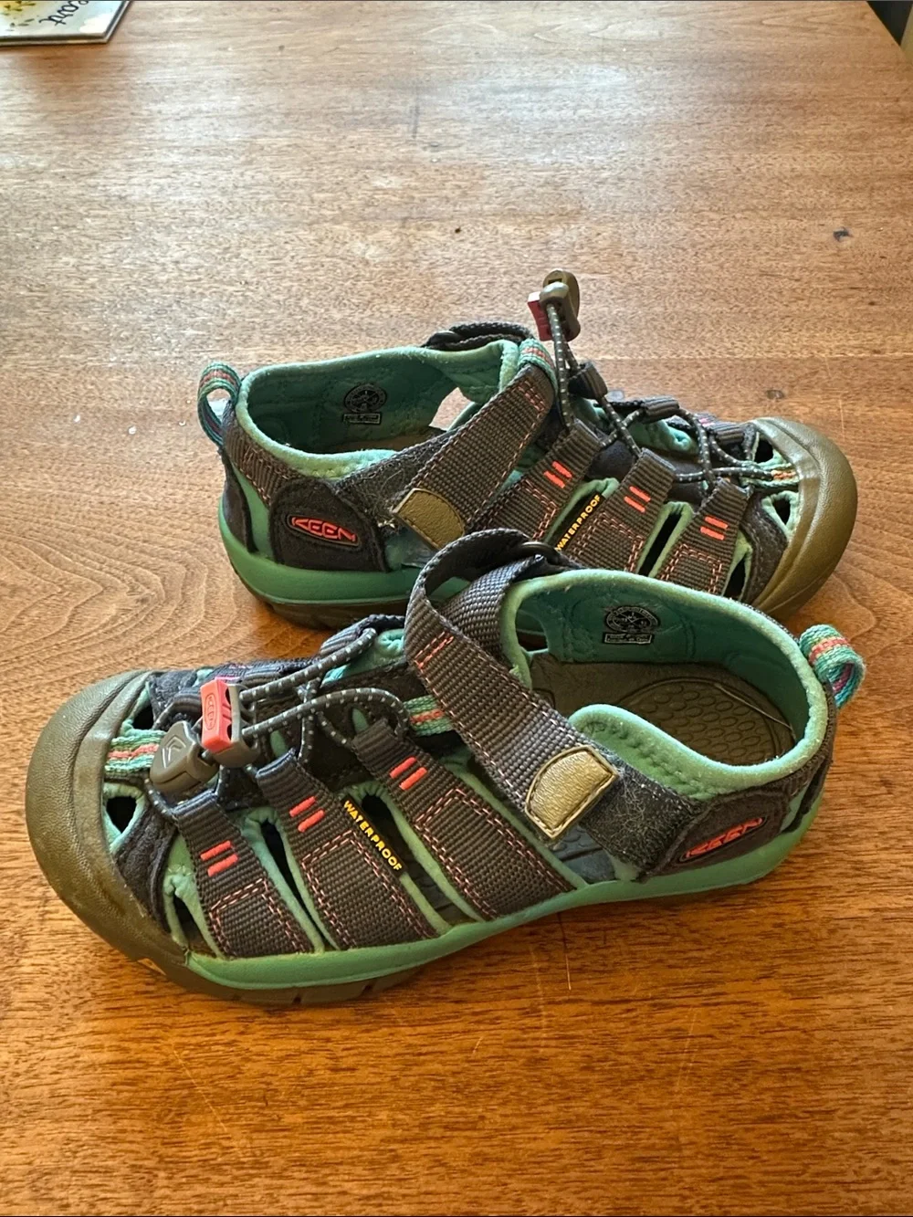 Keens- Kids size 1 - Outdoor waterproof Sandals - Navy, Teal & Pink